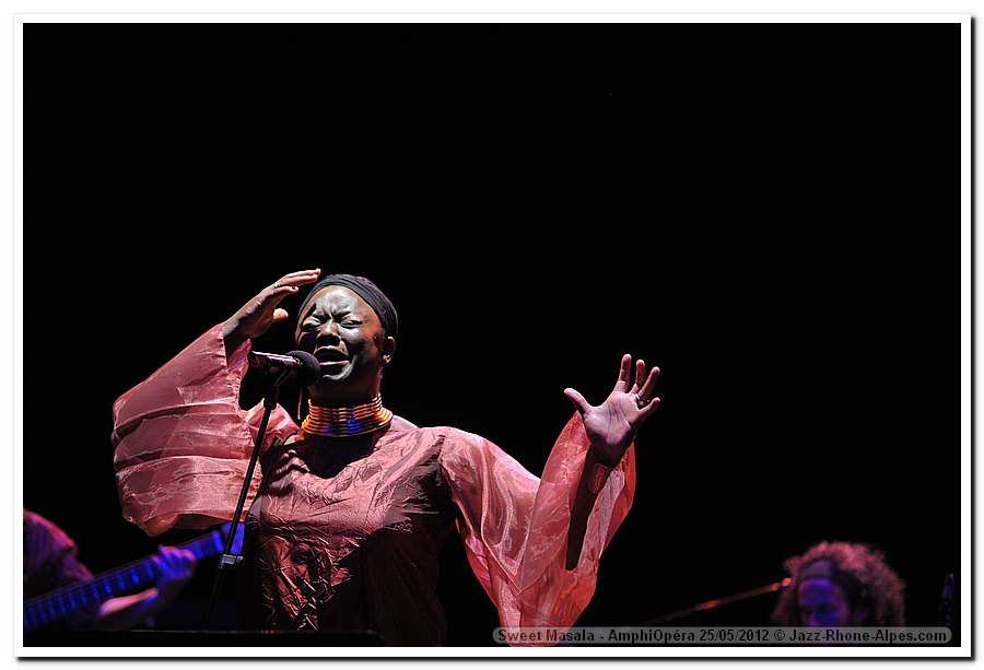 sabine_kouli_gospel_vocal_coach_sweetAmphi4